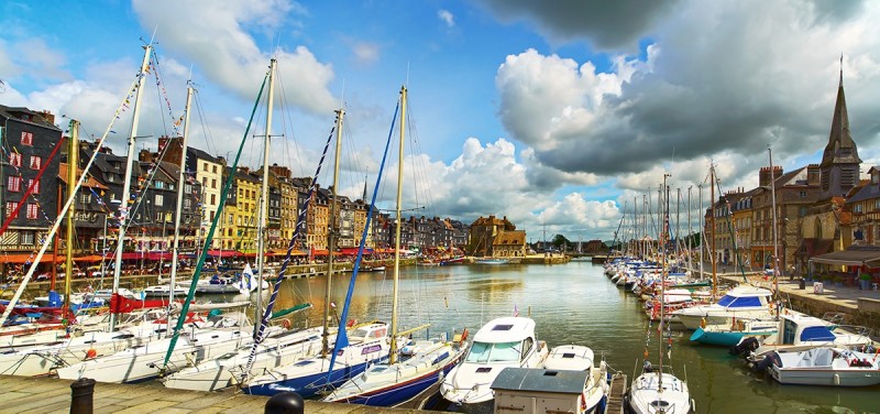 l_french-school-trips-honfleur-harbour