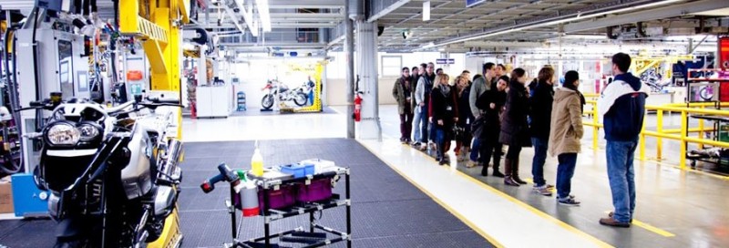 l_school-trips-germany-bmw-plant-1