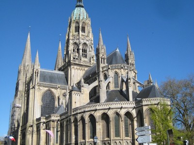 m_french-trips-cathedral-bayeux