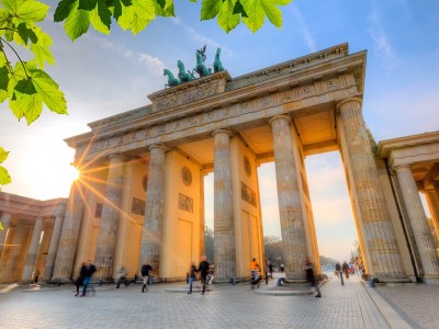 m_school-trips-abroad-brandenburg-gate-1