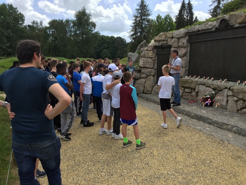 l_school-trips-to-beaumont-hammel-1