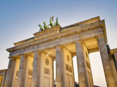 m_educational-tours-to-berlin brandenburg gate