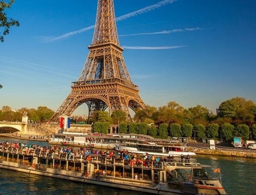 Boat trip paris