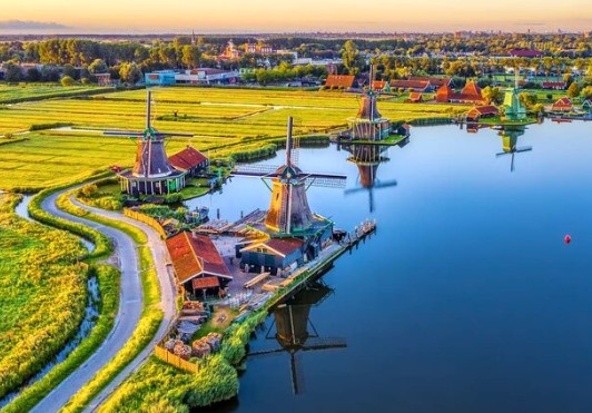 Zaanse Schans Windmill Village – Amsterdam – The Netherlands
